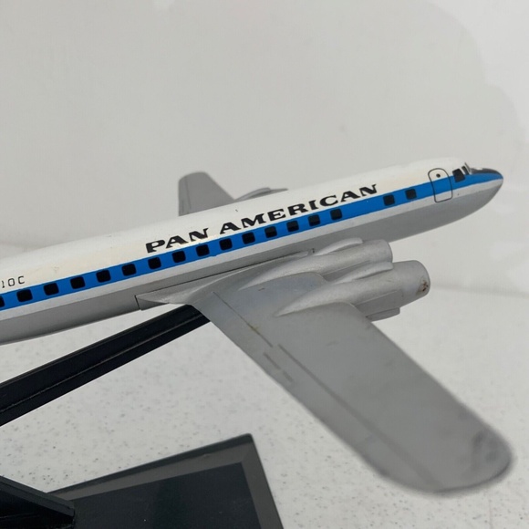 Vintage 1980s Pan American 6110C Airplane Model and Display Stand - Picture 3 of 16